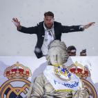 5c8aa9ed2500000704c96806