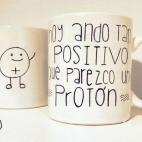 Empieza cada mañana con una dosis de humor y positividad con tazas como éstas de HandMadeManiaDecor
