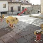 Se trata de un parque totalmente sostenible de 3.400 metros cuadrados de zona verde, mobiliario fabricado con materiales reciclados y tres zonas de juego.