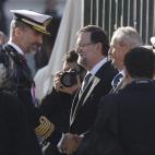 Felipe VI, que preside por vez primera acompañado de doña Letizia, la celebración de la Pascua Militar, a la que asisten representantes de las instituciones del Estado, los tres Ejércitos y la Guardia Civil, saluda al presidente del gobierno...