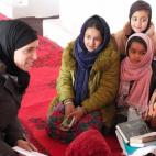 Ward durante su trabajo en áreas controladas por los talibanes.