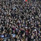 5c8b6597240000f404a49c91