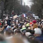 5c8b659e3b000002076d7b9c