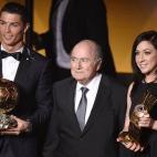 Joseph Blatter, entre los premiados Cristiano Ronaldo y Nadine Kessler