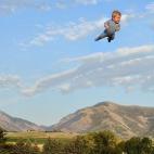 5c8a83902400000a05a32aa3