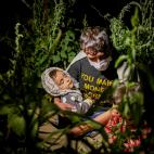 Adultos y beb&eacute;s, escondidos y al raro en Tatvan.