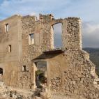 Corbera D'Ebre es un pueblo ubicado al noreste de la comarca de la Tierra Alta, en la provincia de Tarragona (Cataluña). Su parte vieja (Poble Vell) se destruyó durante la Guerra Civil en la batalla del Ebro. Después, los habitantes se fueron...