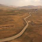 El muro que separa la provincia turca de Van de Ir&aacute;n.