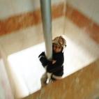 Mahboubeh Khoshsolat, una de las pocas mujeres de las unidades de bomberos y rescate en Oriente Medio, en la ciudad de Karaj, al oeste de Teherán, capital de Irán.