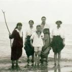 Maria, Olga , Alexei, una mujer desconocida y Tatiana Romanov.