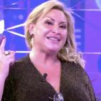 S&iacute;, Raquel Mosquera se col&oacute; en el informativo al dar paso desde S&aacute;lvame a Pedro Piqueras. &ldquo;Vamos a dar paso, se&ntilde;ores, a Pedro Piqueras, el gran Pedro Piqueras, uno de los grandes del telediario que lleva mu...