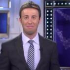 El gesto de Mat&iacute;as Prats al despedir el informativo: &ldquo;As&iacute; nos despedimos, se quedan ahora con S&aacute;bado Deluxe, hoy con Adara, que pasen una muy feliz noche. Adi&oacute;s&rdquo;. Muchos interpretaron que no sab&...