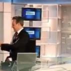 Un p&aacute;jaro se cuela en el plat&oacute; mientras se emit&iacute;an los titulares del informativo, provocando la risa de Blanco y la estupefacci&oacute;n de Ribagorda, que trataba de grabar al ave.