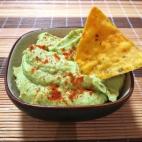 &quot;Sano, delicioso y muy f&aacute;cil de preparar&quot;, asegura la autora de este hummus, al que se le a&ntilde;ade pimienta negra y aguacate. En Cookpad puedes ver c&oacute;mo hacerla.