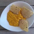 No te dejes enga&ntilde;ar por las apariencias. Lo que en esta receta parece queso Cheddar es en realidad una salsa de zanahoria y patata. &iquest;Quieres hacerla en casa? En Cookpad tienes la receta completa.