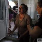 El denominador común que encuentra Kudacki en los desahucios es que las personas se preguntan: "¿Por qué a mí ahora? A nosotros nadie nos ayuda porque estamos en crisis, pero a los bancos sí se les rescató". En la fotografía, Luisa Gonzá...