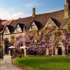 Construido en 1220, el Hotel Old Bell es conocido como el más antiguo de Inglaterra y también por estar encantado desde hace más de 800 años. Los fantasmas se aparecen una y otra vez, sin ningún reparo, incluso cuando las habitaciones está...