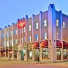 En el hotel The Historic Anchorage de Alaska hay un “libro de fantasmas” en lugar de un libro de visitas, para que los huéspedes puedan dejar testimonio de sus terroríficas experiencias. Cortinas que se agitan, sombras tenebrosas por los p...