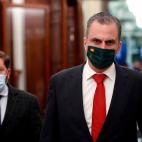 El diputado de Vox Javier Ortega Smith, a su llegada al Congreso.