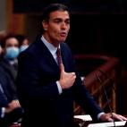 El presidente del Gobierno, Pedro S&aacute;nchez, interviene en la segunda sesi&oacute;n y se dirige a Pablo Casado.