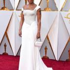 Nominada por partida doble a Mejor Actriz de Reparto y Mejor Canci&oacute;n Original.