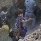 5c8aa18c240000f404a35c61