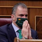 Javier Ortega Smith Santiago Abascal escucha la intervenci&oacute;n del 'n&uacute;mero uno' de Vox por Barcelona.