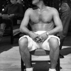 French actor Jean-Paul Belmondo on the set of 'Dr Popaul' by Claude Chabrol. Monastir, 1972 (Photo by Mondadori via Getty Images)