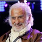 FILE - In this May 20, 2016 file photo, French actor Jean Paul Belmondo smiles during the cruiserweight title bout between Cuban Boxer Yunier Dorticos and French boxer Youri Kalenga in Paris. French New Wave actor Jean-Paul Belmondo has died, ac...