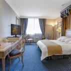 5c8a9bb42500000704c943f9