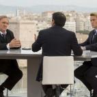 EPISODIO 3: Unos mensajes misteriosos ponen en vilo a Taro mientras busca un atajo para volver a la campaña. Rachel se esfuerza por aceptar su nuevo futuro. MOMENTO: Taro notifica a la prensa que los informes de campaña de UPM (el partido pol...