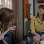 EPISODIO 4: Gus se enfrenta a una situación de todo o nada en el trabajo. Mientras, Mickey, toma un nuevo y arriesgado rumbo en el suyo. MOMENTO: Mickey aprende que no puede haber conversaciones profesionales en la cama.