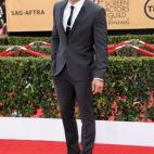 5c8a9bd2230000d5042353c6