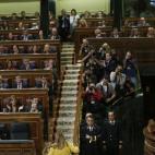 5c8a4996250000580680f261