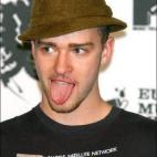 5c8aaa6520000045046f83c3