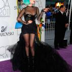 5c8b7ddb3b000070066db865