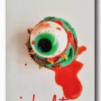 Se prepara con huevos, leche, maizena, cacao, harina, aceite, levadura, azúcar blanca y crema de mantequilla. Puedes hacerlo siguiendo estos pasos.