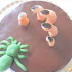 Lo mejor es la mano que sale de dentro. Mira cómo conseguir ese efecto en la receta de Cookpad.