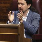Iglesias, aplaude a Montero.