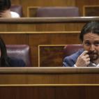 Iglesias y Montero, en sus puestos del hemiciclo.