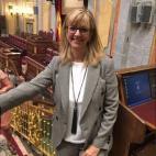 Diputada por Barcelona desde hace nueve meses y licenciada en Derecho, de 49 años, ha sido teniente de alcalde en L'Hospitalet.