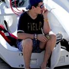 El joven Froilán aguarda paciente la vuelta al mar