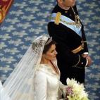 La diadema, regalo del káiser Guillermo II de Prusia a su única hija, la princesa Victoria Luisa, es de platino y diamantes. Cuenta con un característico brillante que cuelga en forma de lágrima justo en el centro.