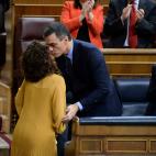 Pedro Sanchez y Carmen Calvo se han mostrado muy cari&ntilde;osos con la ministra Maria Jesus Montero.