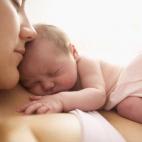 No importa si una mujer tiene una copa A o D. Los pechos más grandes tienen mayor proporción de tejido graso, pero esto no tiene ningún efecto sobre la cantidad de leche producida. Aunque las mujeres con senos pequeños se preocupan por no ...