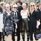 Dicen que el dise&ntilde;ador cay&oacute; rendido a los pies de Cara Delevingne... La modelo brit&aacute;nica fue su ni&ntilde;a mimada durante un tiempo: protagoniz&oacute; varias campa&ntilde;as e incluso fue su acompa&ntilde;ante en el exclus...