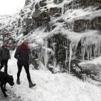 5c8b65733b000054066d7afc