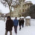 5c8b6573360000a61b6cfa33