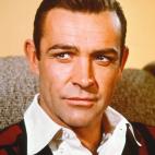 Sean Connery, British actor, wearing a red-and-black jumper and a white shirt, circa 1960. (Photo by Silver Screen Collection/Getty Images)