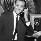 circa 1960: Scottish actor Sean Connery talking on the telephone. (Photo by Alan Band/Getty Images)